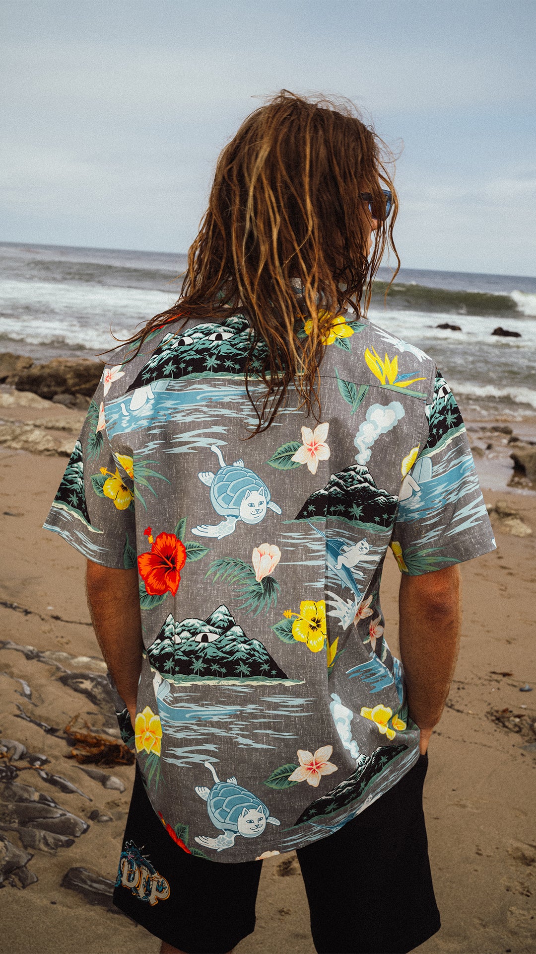 ISLANDERS BUTTON UP SHIRT (CHARCOAL)