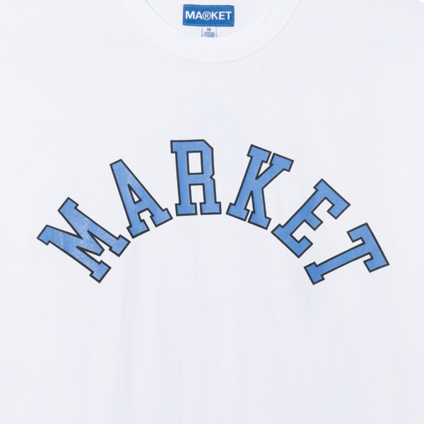 MARKET STUDIO | Camiseta Throwback Arc | Algodón 220 GSM | Diseño Retro LA |