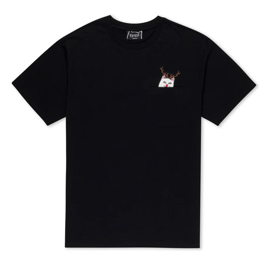 RIPNDIP | Lord Red Nose Pocket Tee | 100% Algodón 180 GSM | Colección Streetwear POW Flagship